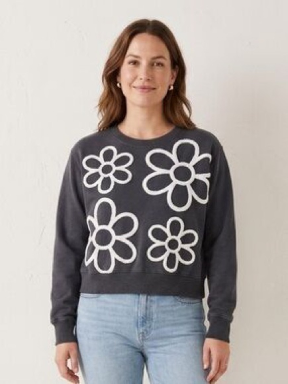 Recycle Threads NWT Black Cropped Floral Sweatshirt Size Large